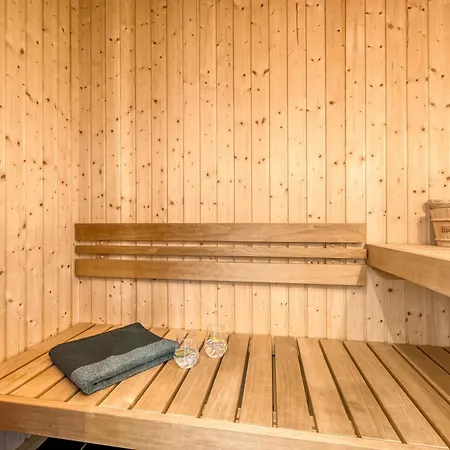 Bright And Modern - 1026 *