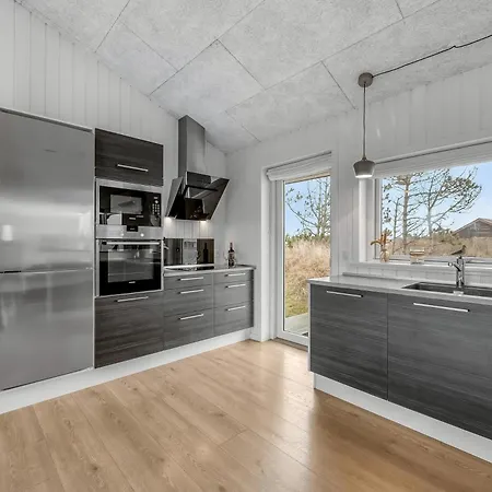 Bright And Modern - 1026