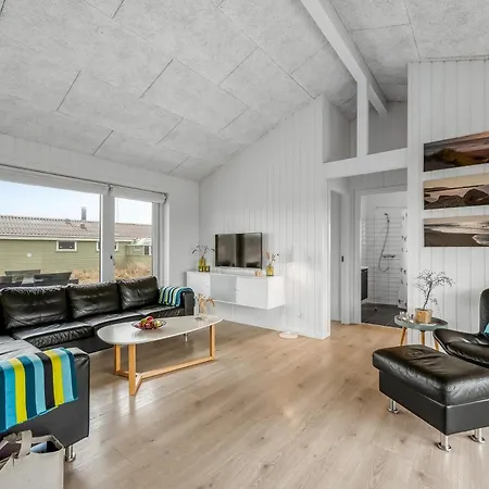 Bright And Modern - 1026 *