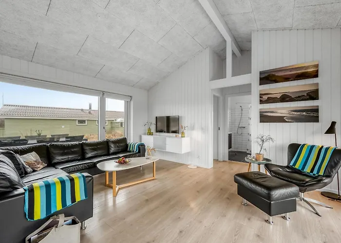 Bright And Modern - 1026 *